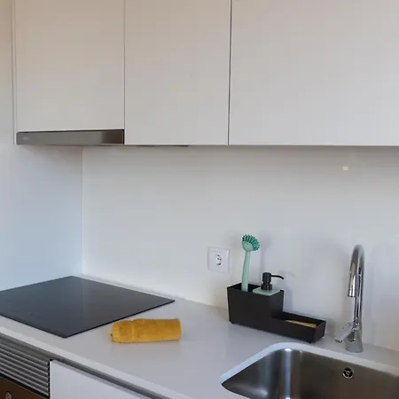 2c 3 Min From The Apartment