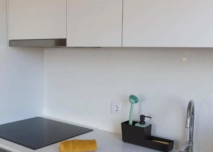 2c 3 Min From The Apartment